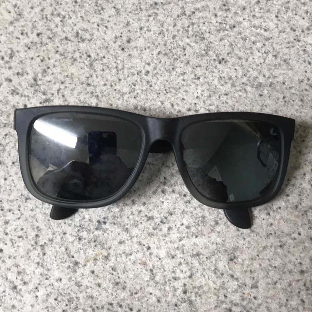Ray-Ban Classic Justin Grey Sunglasses Polarized